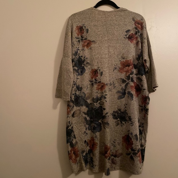 Open front long and floral - Picture 1 of 4